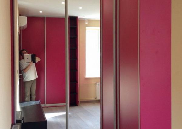 Шкаф-купе 100 малиново-розовый с зеркальными створками